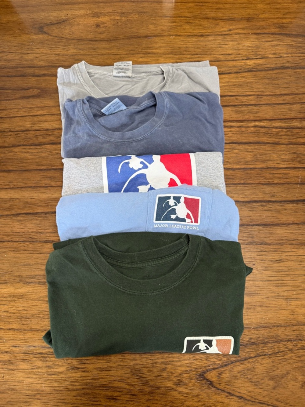 (5) Men’s Major League Fowl Shirts Size Medium